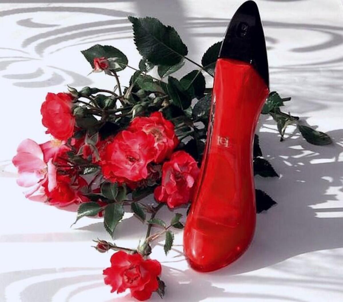 Wedding Fountain - Парфюмерная вода Carolina Herrera Very Good